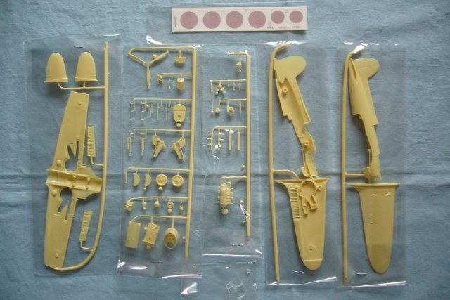 Aki Ki-12 Kit Contents.jpg